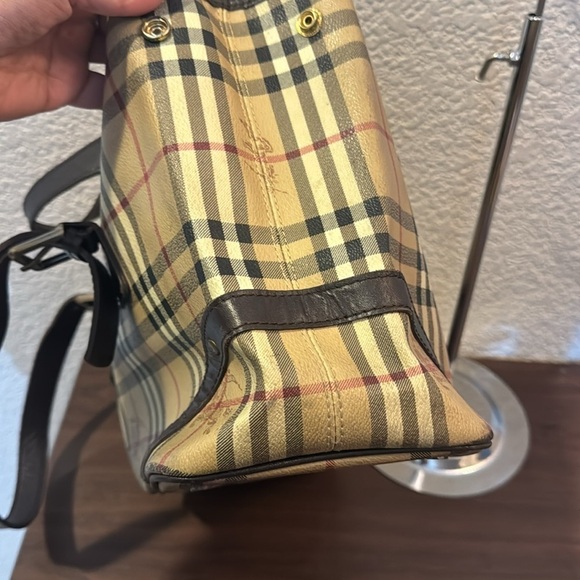 Vintage Burberry in PVC Leather - Picture 4 of 10